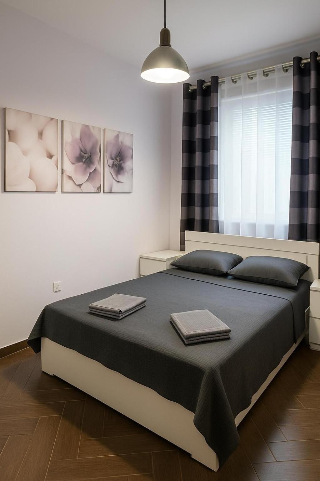 Tulips Central - Entire Apartment Tirana Exterior photo